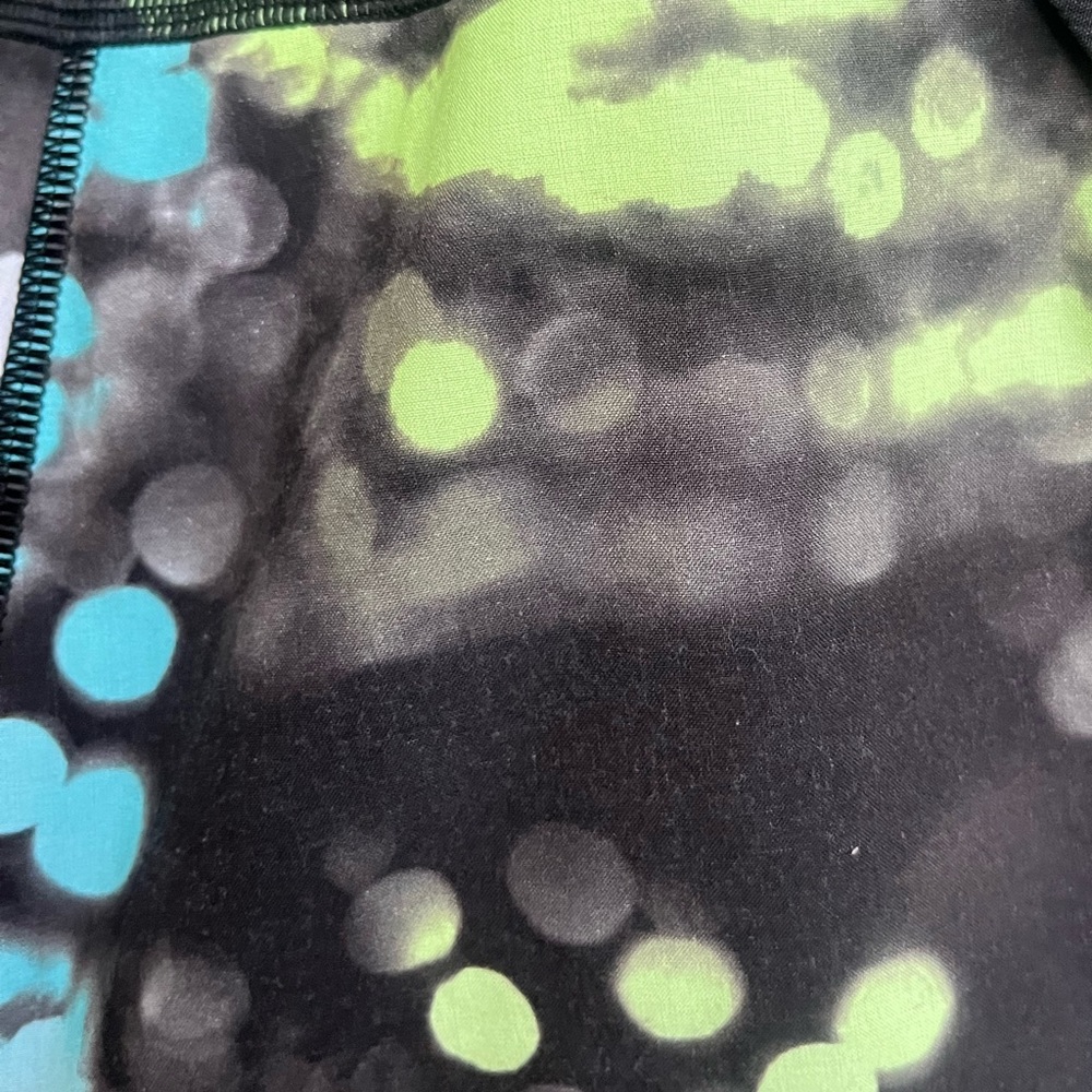 Ivivva by Lululemon Relay Racer Shorts - Picture 4 of 6